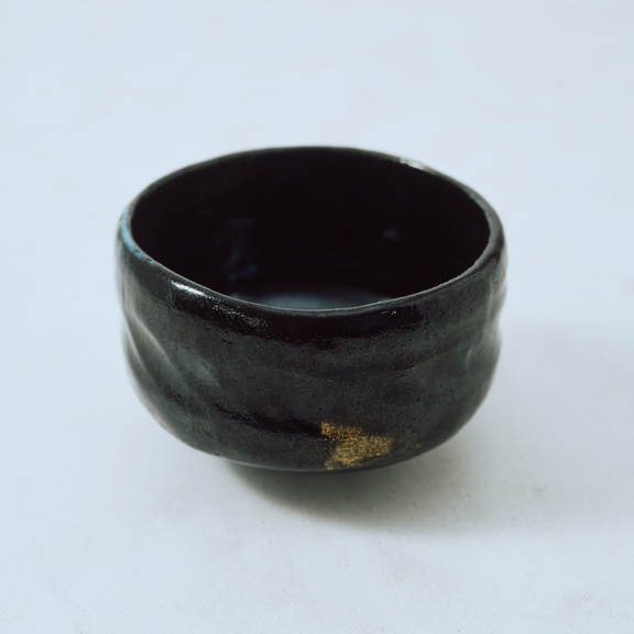 黒楽 茶 碗 Kuro Raku Matcha Bowl - Handcrafted in Kyoto (黒楽茶碗